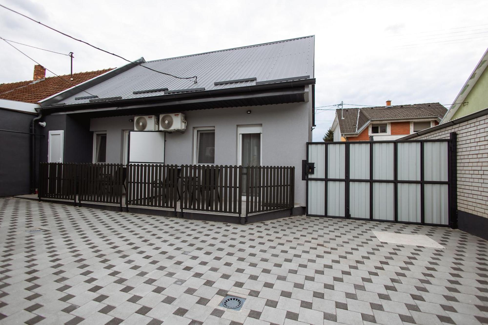 Cozy Studio Apartment In Osijek - Self Check In מראה חיצוני תמונה